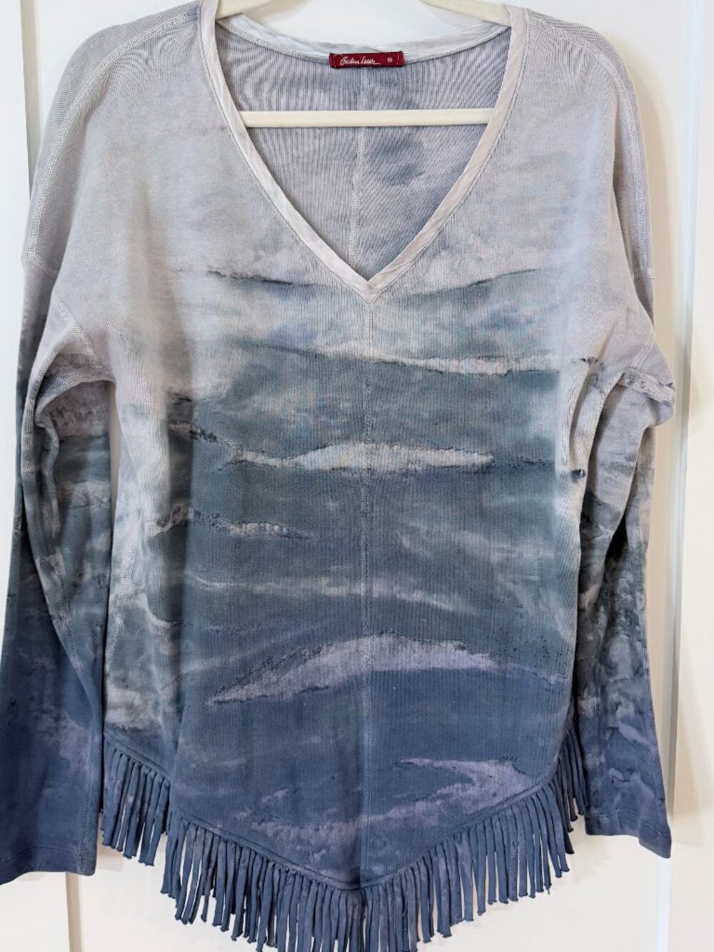Barbara Lesser Gray Blue Ombre Fringe V-Neck Long Sleeve Top Size Small
